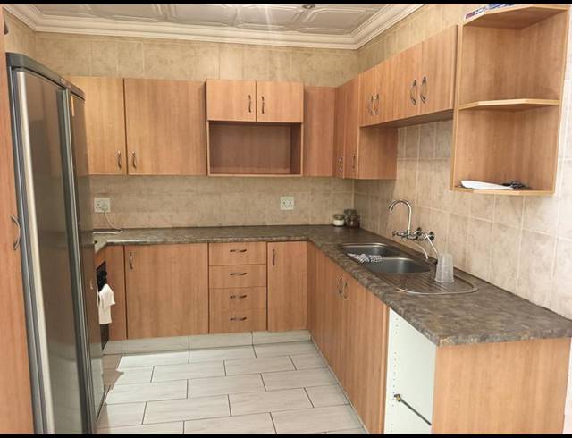 2 BEDROOM TOWNHOUSE FOR SALE IN VAN DYK PARK